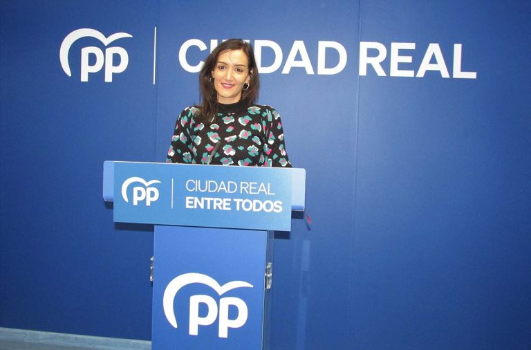 Victoria Gómez (PP): «Page pretende ser el socialista bueno pero se pone de perfil en la defensa de las mujeres y dice sí y solo sí a Pedro Sánchez»