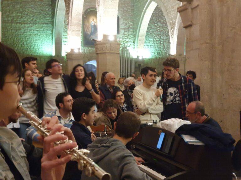 Ciudad Real: Los jóvenes rezan el Viacrucis al ritmo de Hakuna