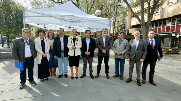 La AECC llama a la población a realizarse los test de sangre oculta en heces para la prevención del cáncer de colon