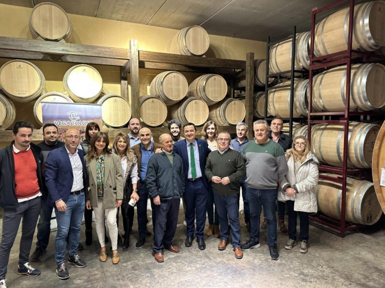 El Gobierno regional destaca las ayudas a los agricultores con viñedo de secano a través del PDR en la mayor superficie ecológica del mundo