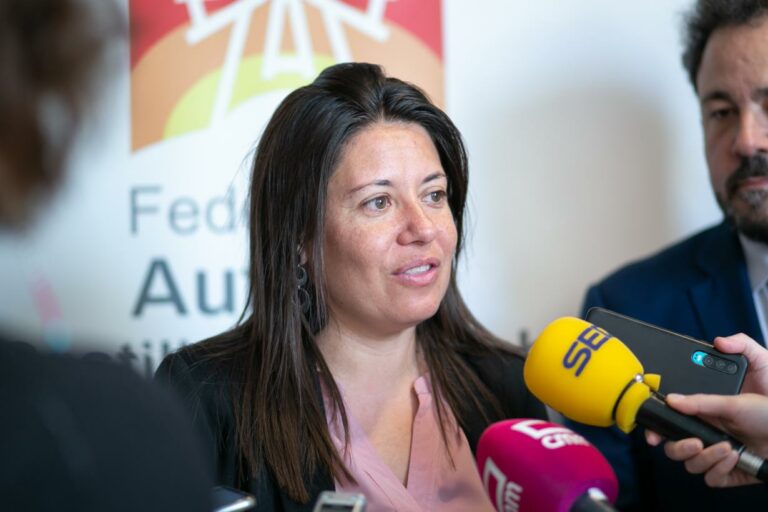 El Gobierno regional teje una red asistencial entre Sanidad, Educación, Empleo y Bienestar Social para la atención integral a las personas autistas de Castilla-La Mancha