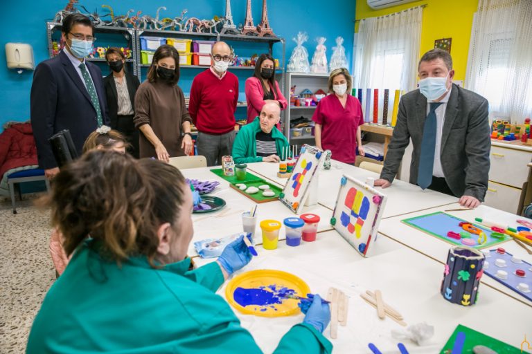 Caballero valora las nuevas viviendas para personas con discapacidad en el complejo Guadiana de Ciudad Real: «Hoy nuestra sociedad es un poco más digna»