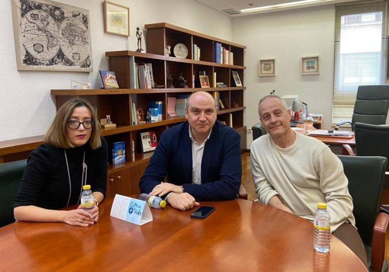 UGT aborda con Sanidad la situación de los trabajadores de la cafetería del Hospital de Puertollano