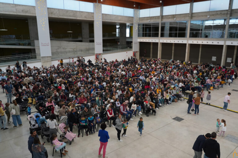 Ciudad Real: El espectáculo familiar “Cantajuegos” reúne en el IFEDI a más de 1.500 asistentes que han bailado y disfrutado sus canciones más populares