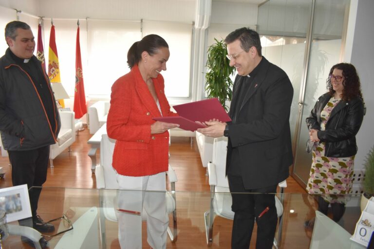El Ayuntamiento de Ciudad Real y la parroquia de Nuestra Señora del Pilar firman un convenio de colaboración para la prestación de servicios sociales en las dependencias de la parroquia