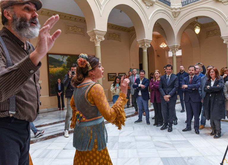 El Palacio provincial abre las puertas de su historia para celebrar su 130 aniversario con música y teatro