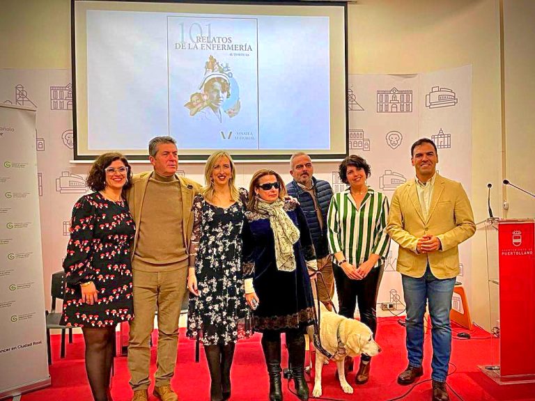 El libro «101 relatos de la enfermería» pone en valor el trabajo de los profesionales sanitarios