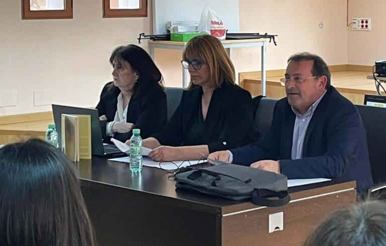 Carmen Sánchez Gijón presenta en Puertollano sus narraciones biográficas de «Filósofas de las que no me hablaron»