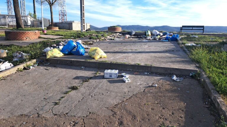 Puertollano: Vecinos denuncian el lamentable aspecto de la zona de las «antenas», en la barriada de Las Mercedes