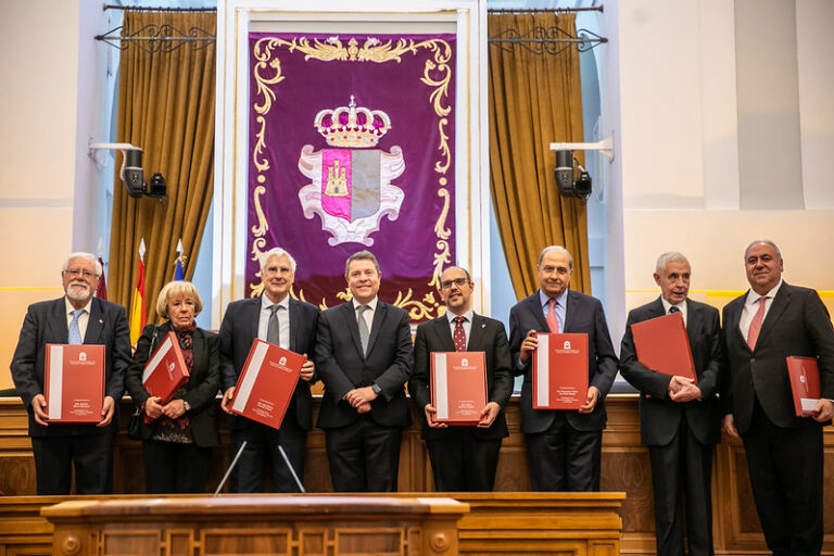 El presidente García-Page sitúa a Castilla-La Mancha como “ejemplo de fidelidad constitucional” y “una representación fiel” del espíritu del 78