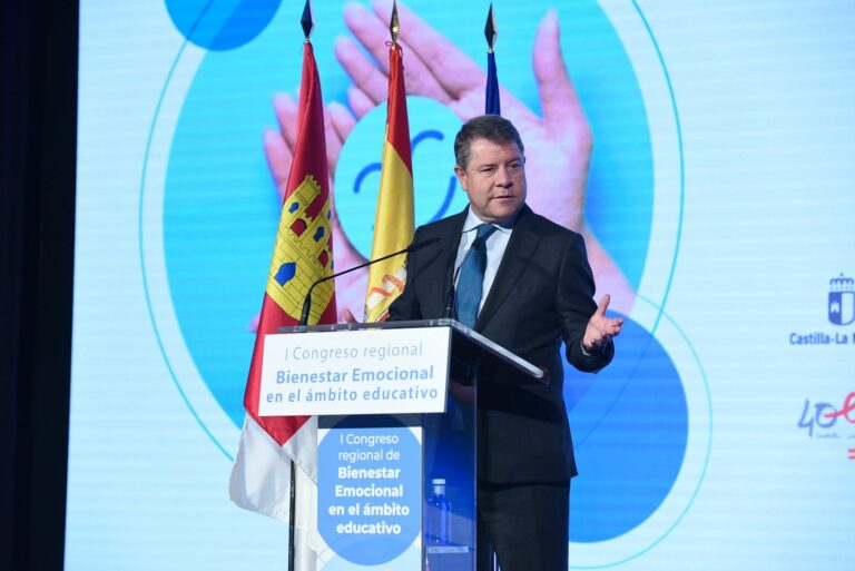 García-Page reitera su intención de elaborar una “estrategia global e integral de inclusión” en el ámbito de la salud mental
