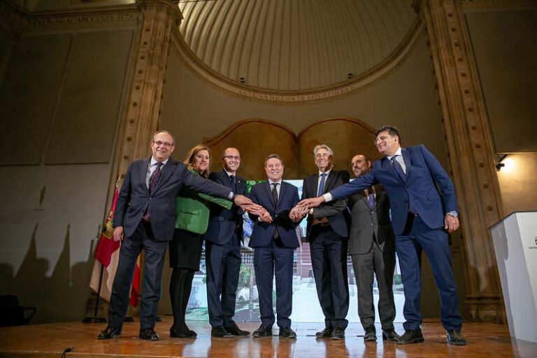 García-Page se compromete a que la partida destinada a I+D+i crezca el doble del incremento que experimenten los presupuestos de la Junta