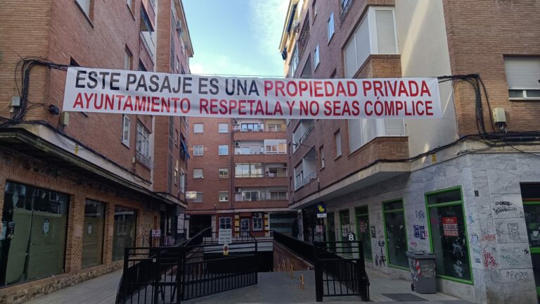 El pasaje General Rey nº8 felicita la Navidad al Ayuntamiento de Ciudad Real