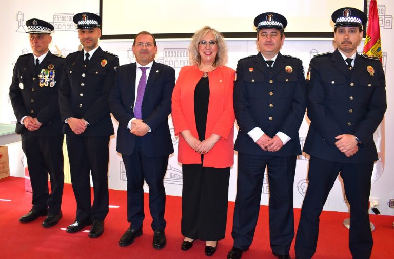 Adolfo Muñiz: «Continuaremos haciendo todo lo que está en nuestra mano para dotar a la Policía Local de todos los recursos»