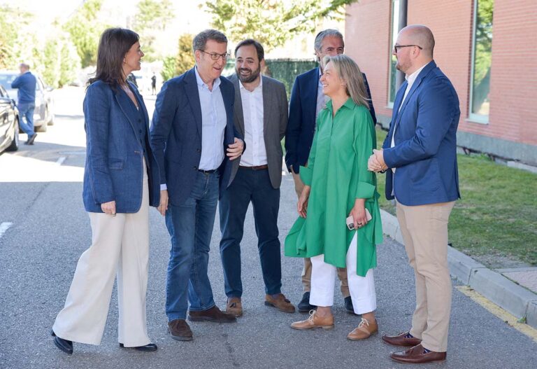 Núñez se compromete a no ceder «por el poder» y no aceptará «chantajes» de quien pretenda someter la ideología del PP