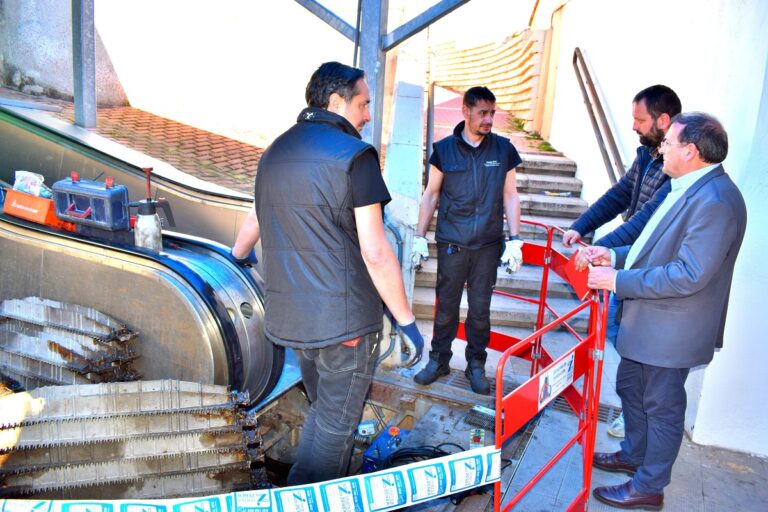 El Ayuntamiento de Puertollano inicia los trabajos de reparación de la rampa mecánica de la barriada de El Carmen