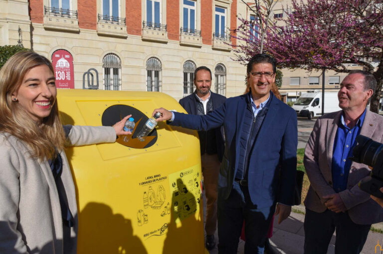 Caballero resalta en la presentación del proyecto RECICLOS que reciclar es rentable para los ayuntamientos y para los ciudadanos