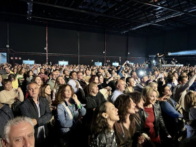 El torbellino Rosario arrastra al nuevo y espectacular pabellón ferial de Ciudad Real