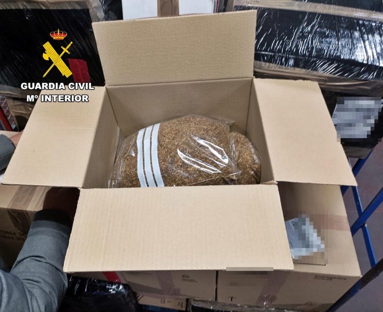 Dos investigados por enviar desde Puertollano a Badajoz 67 kilos de picadura de tabaco por paquetería