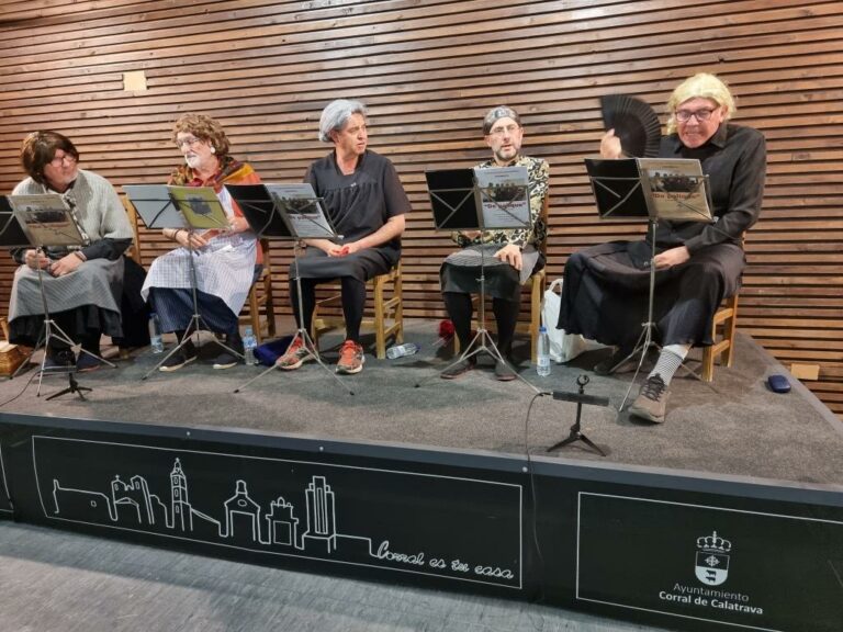 Corral de Calatrava celebró el Día Mundial del Teatro con la lectura dramatizada “De palique”