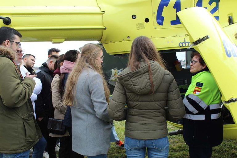La Gerencia de Urgencias, Emergencias y Transporte Sanitario forma a los estudiantes de la Facultad de Medicina de Ciudad Real