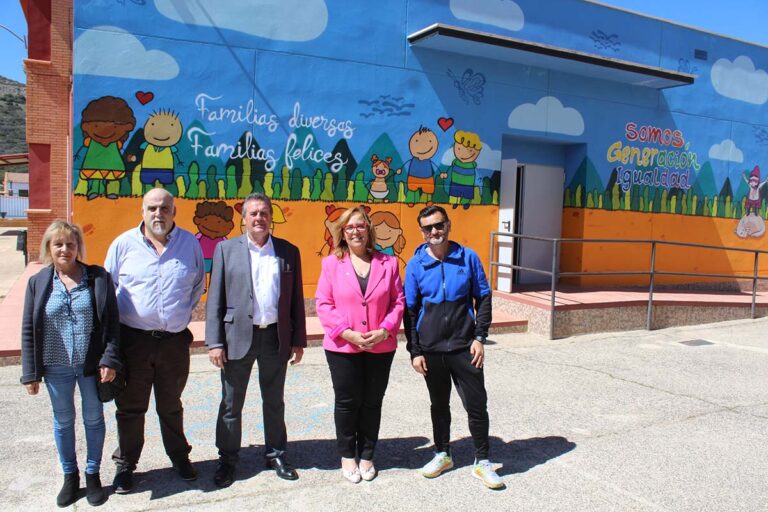 La creación de una escuela infantil impulsada por el Gobierno regional fomenta la conciliación laboral y familiar en San Carlos del Valle