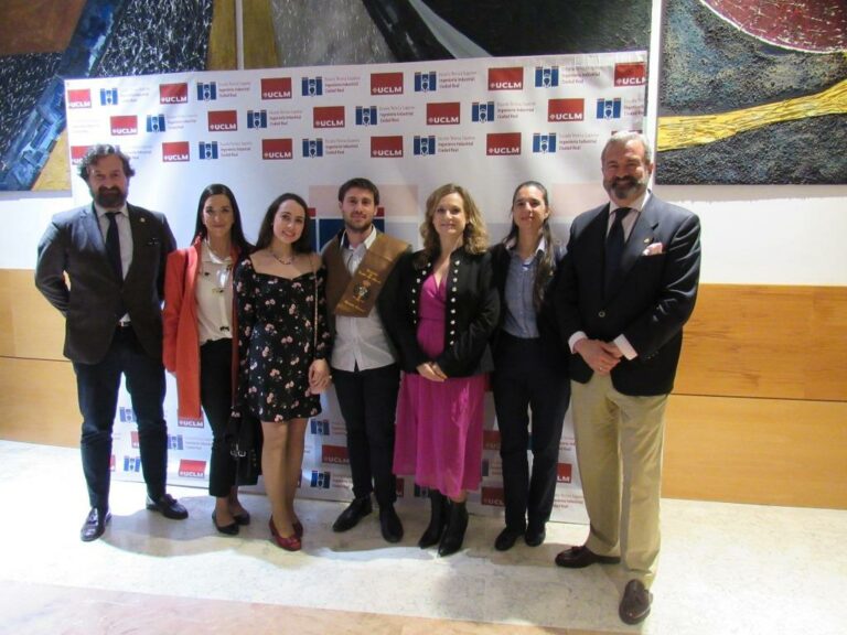 Celebrado el acto de graduación de máster y grado en la Escuela Técnica Superior de Ingeniería Industrial de Ciudad Real