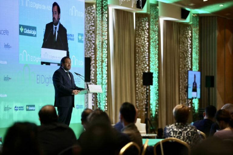 Núñez: “Pretendo un  cambio sereno porque Castilla-La Mancha merece algo mejor. Mejor  sanidad, más oportunidades, más transparencia y menos palabrería”