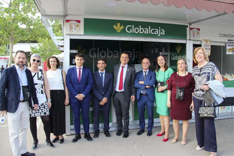 Globalcaja reafirma su compromiso con Alcázar de San Juan con su participación activa en la XV Feria de los Sabores