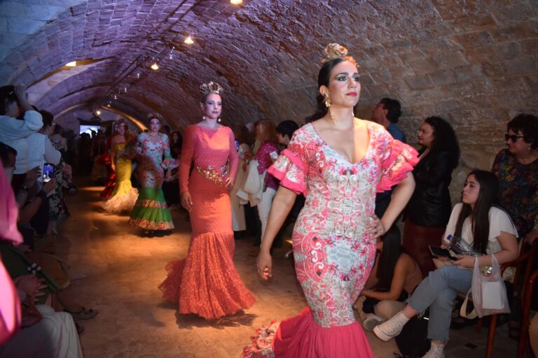 La Feria de Abril de Ciudad Real comienza con un exitoso desfile de moda flamenca de Javi Nieto 