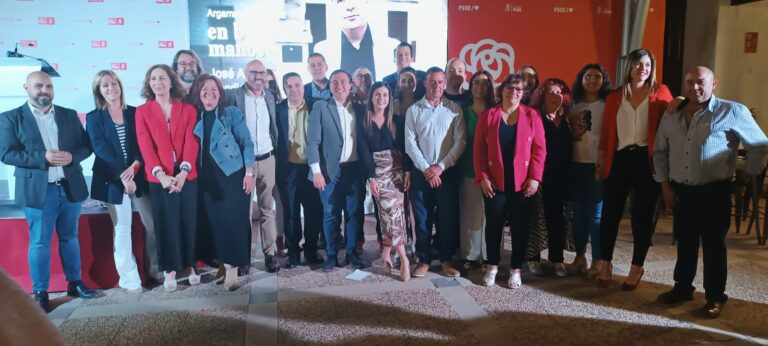 José Manuel Albares en Argamasilla de Alba: “La candidatura que apuesta por la sanidad pública, por la subida de las pensiones o del salario mínimo, es la que defiende José Antonio Navarro”