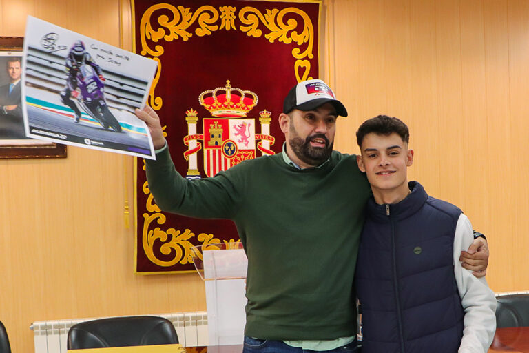 Argamasilla de Calatrava aplaude la segunda carrera de David García Almansa en Moto 3