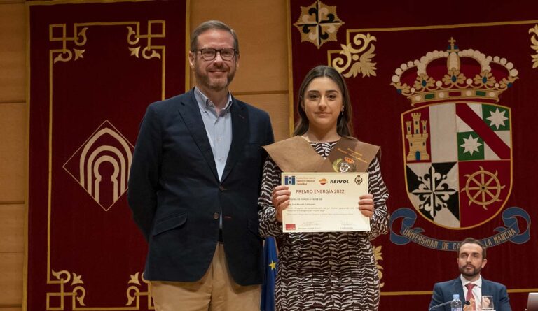Repsol entrega el Premio Repsol Energía al mejor trabajo fin de estudios del grado de Ingeniería Industrial