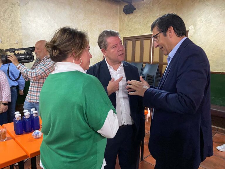 García-Page anuncia en Viso de Marqués la creación de la Escuela regional de Caza con un convenio con la Diputación de Ciudad Real