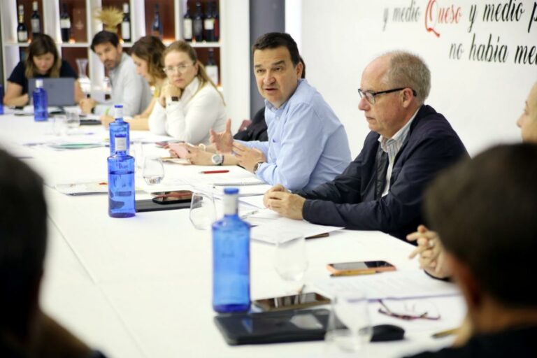 Castilla-La Mancha considera necesario flexibilizar los requisitos medioambientales para que agricultores y ganaderos puedan cobrar las ayudas de la PAC a pesar de la sequía