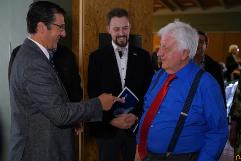 Caballero: «La segunda parte del libro sobre la historia del ferrocarril en Ciudad Real es un homenaje a la vida de los hombres y mujeres del mundo ferroviario»