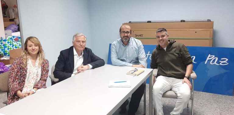 Cañizares destaca los proyectos que desarrolla el Movimiento por la Paz y se compromete a impulsar la colaboración con el Ayuntamiento    