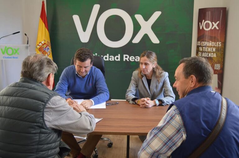 Vox se reúne con la Asociación de Vecinos del Pasaje General Rey