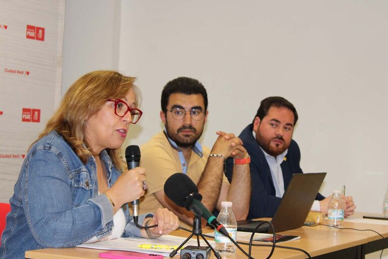 Carmen Olmedo y Pablo Camacho elogian la gestión de Luis Rico al frente del Ayuntamiento de Cózar y subrayan que es el mejor aval para su reelección