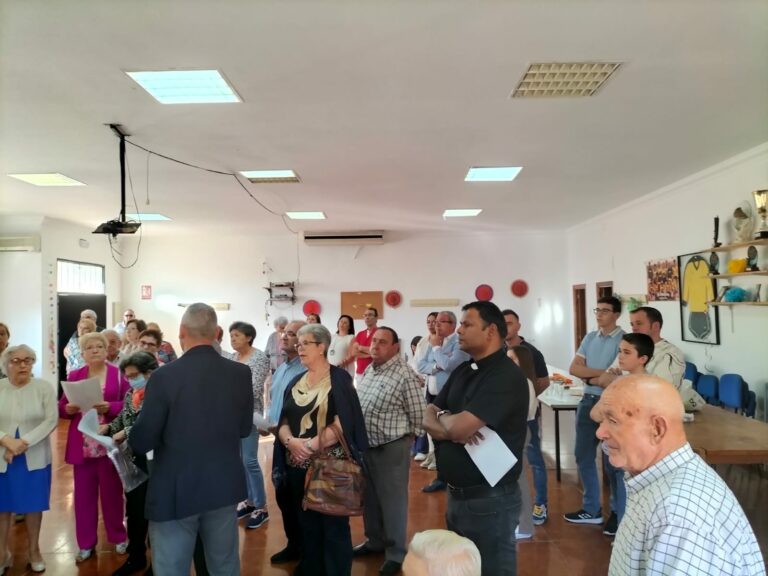 El Villar inicia la tradición de las Cruces de Mayo en Puertollano 