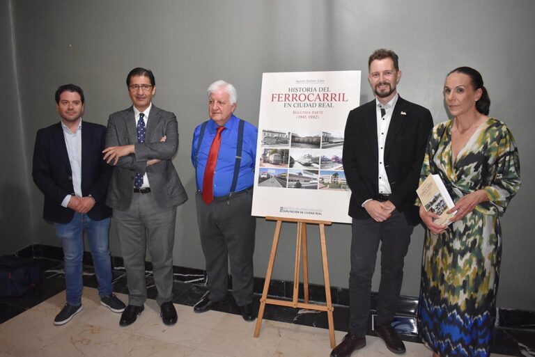 Ciudad Real: Presentado del libro “Historia del ferrocarril 1941-1992” de Agustín Jiménez