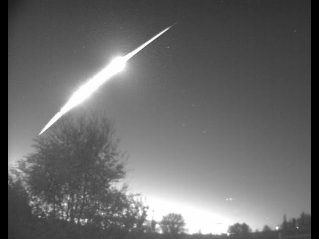 Una espectacular bola de fuego cruza el cielo nocturno de Castilla-La Mancha