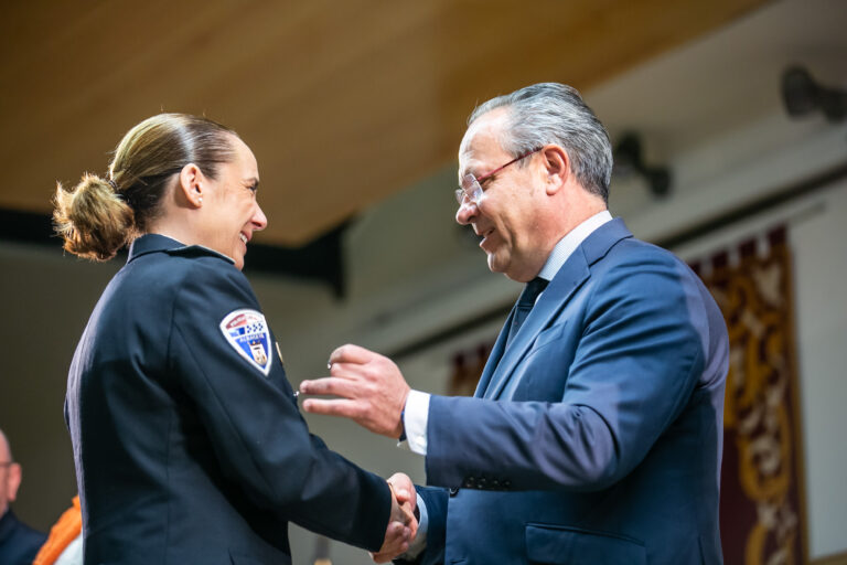 El Gobierno regional reconoce a 135 integrantes de las Fuerzas y Cuerpos de Seguridad por su trayectoria, una actuación meritoria o la permanencia en el servicio 