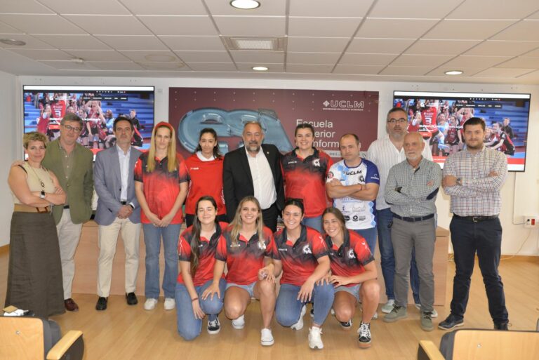 Estudiantes de la UCLM inician la transformación digital del Club Balonmano Pozuelo de Calatrava con el diseño y desarrollo de su web