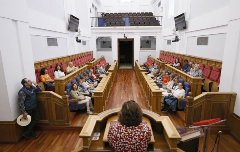 Las Cortes regionales celebran el sábado la última jornada de Puertas Abiertas de una X Legislatura que va a registrar un récord de visitantes