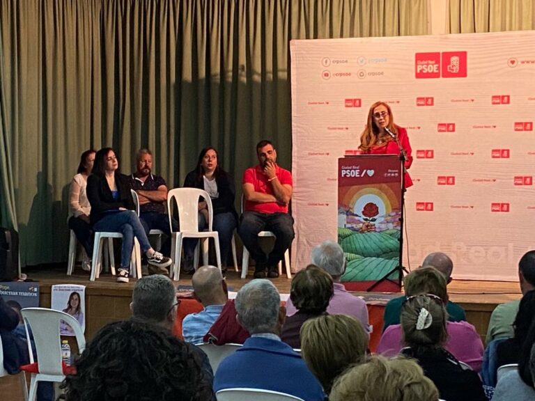 Rosa Gutiérrez pide el apoyo de su vecinos y vecinas para que Arroba de los Montes avance “entre todos y para todos”