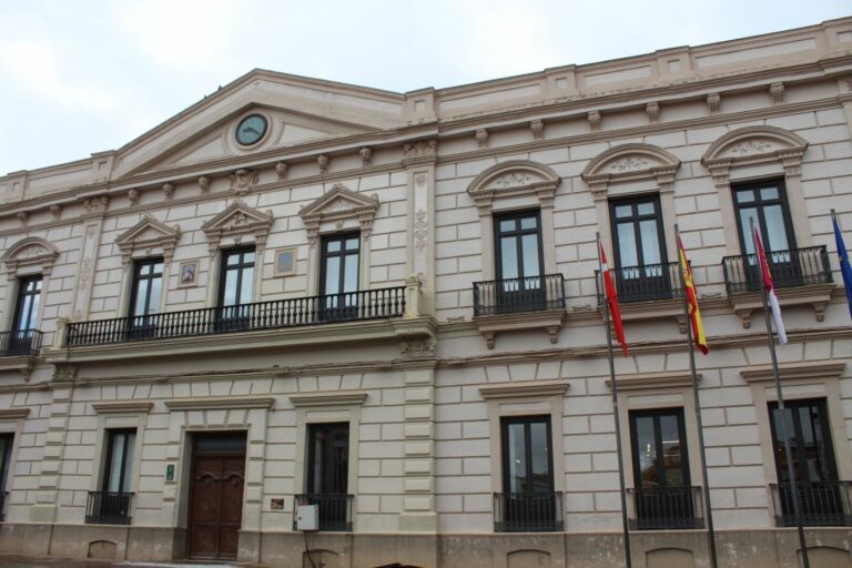 Los vecinos de Alameda de Cervera dispondrán de 4 autobuses para ejercer su derecho a voto en Cinco Casas