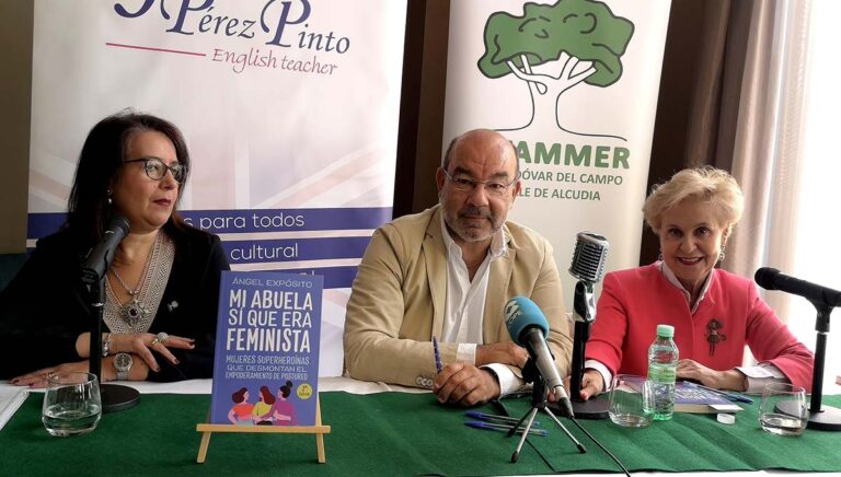 Éxito en la presentación del nuevo libro de Ángel Expósito en Puertollano