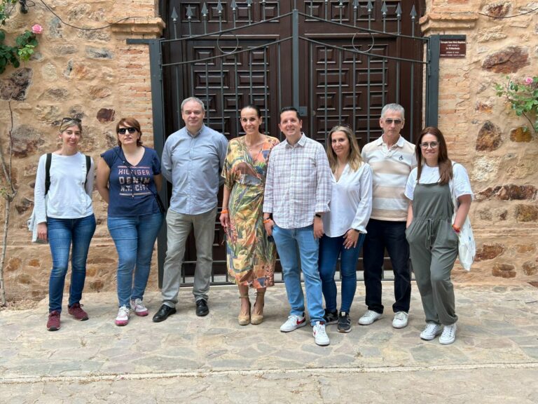 Ciudad Real: Ciudadanos comparte una jornada de convivencia con los vecinos de La Poblachuela en la celebración de San Isidro