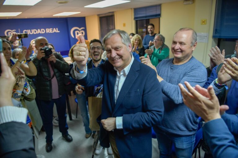 Paco Cañizares (PP) gobernará en Ciudad Real sin mayoría absoluta y Cs sobrevive con un edil